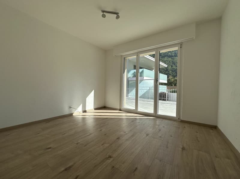 Casa indipendente con possibilità di attività indipendente e grande terrazza (9)