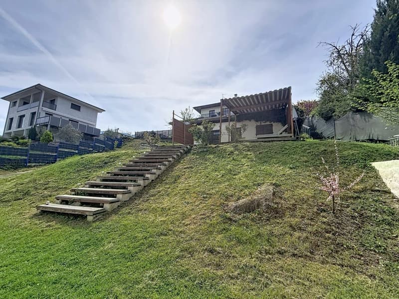 Set of two semi-detached 5.5 room houses with a separate 31m2 independent house in Lugrin with a view of the lake (18)