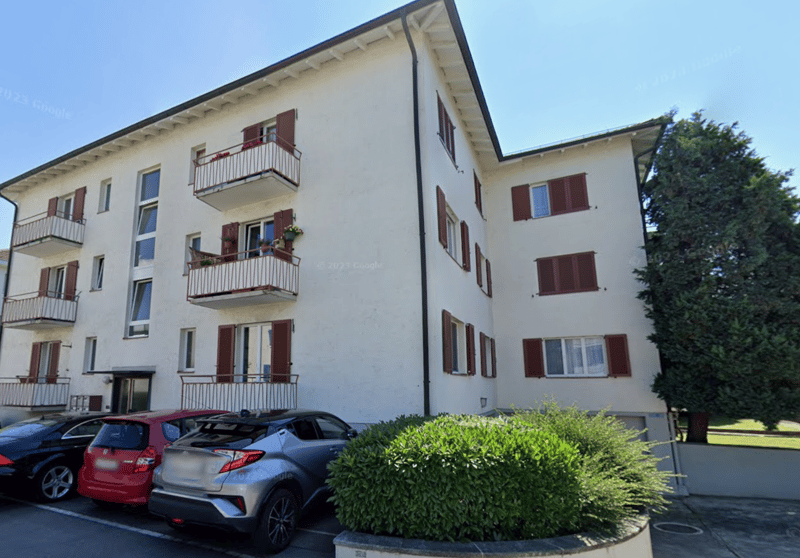 Appartement 2 pièces entretenu dans un immeuble ancien (3)