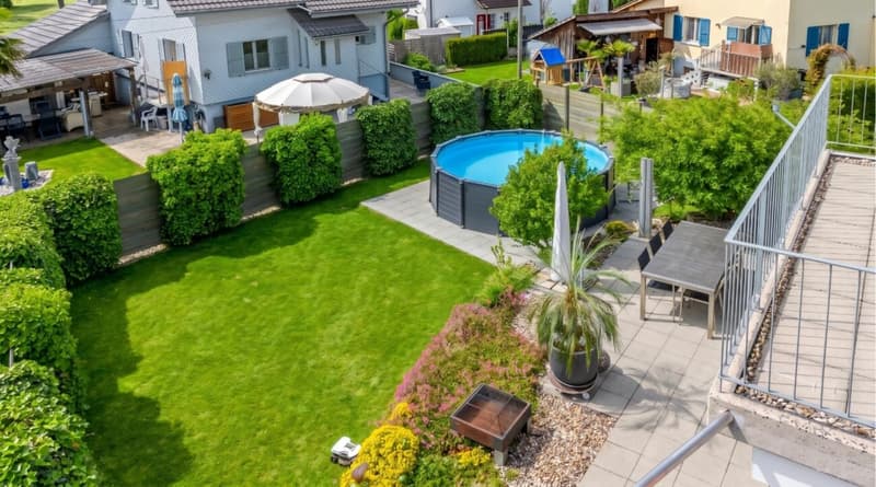 Spacious single-family house with extensive grounds (2)