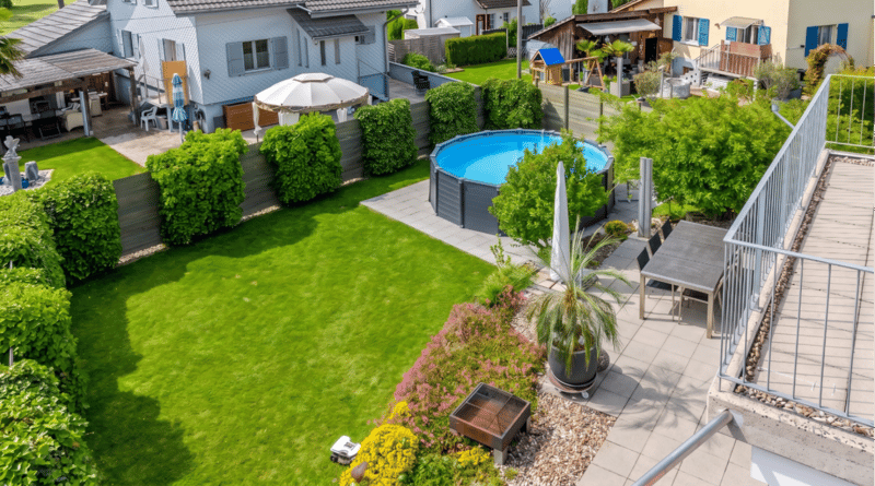 Spacious single-family house with extensive grounds (2)