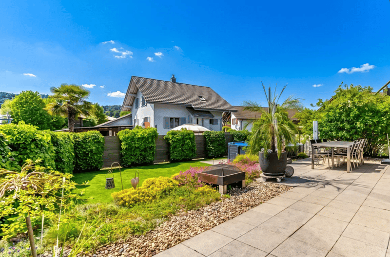 Familientraum mit weitläufigem Garten in Altishofen (2)