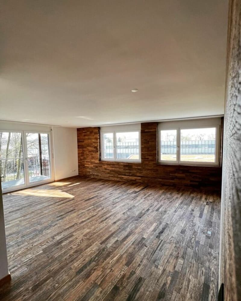 Appartement stylé de 2,5 pièces avec balcon et caractère en bois (16)