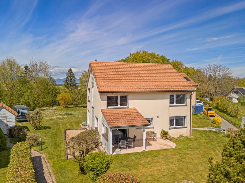 Charming individual house with 6 rooms, beautiful view and large garden - family-friendly neighborhood (20)