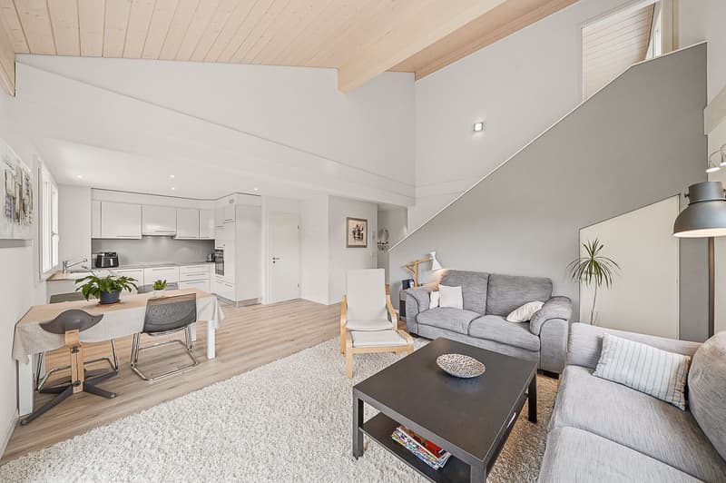 Charmant appartement-duplex de 5,5 pièces avec balcon, jardin et superbe vue (5)
