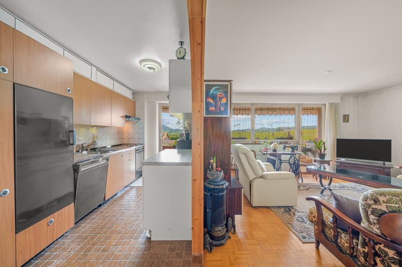 Beautiful 4.5-room apartment - ideally located close to transport and amenities (5)