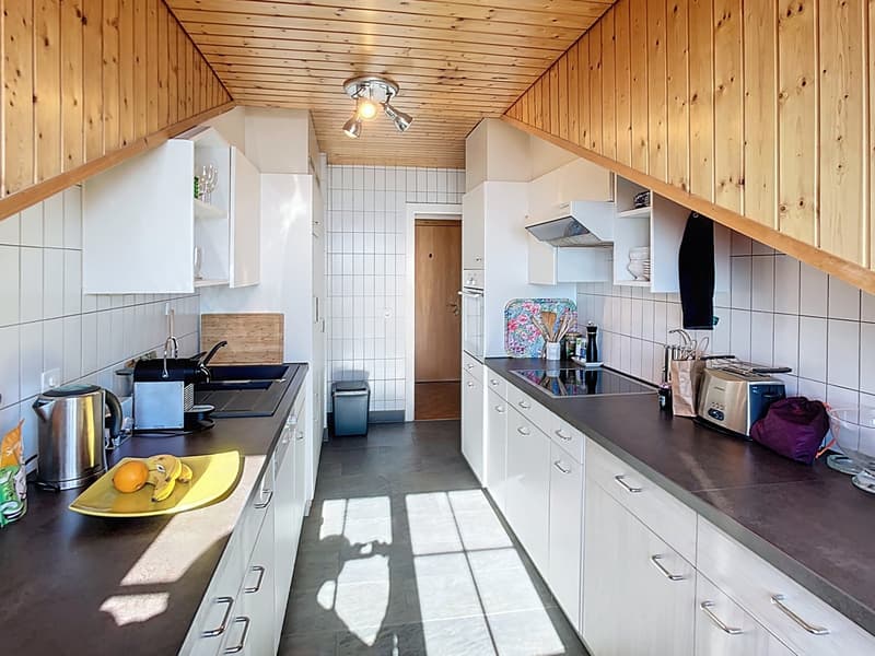 Bel appartement en attique de 3.5 pièces avec vue sur le lac et les montagnes (6)