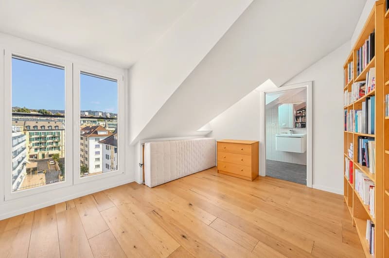 Superbe attique de 3,5 pièces avec vue panoramique sur le lac et les montagnes au coeur de Lausanne (13)