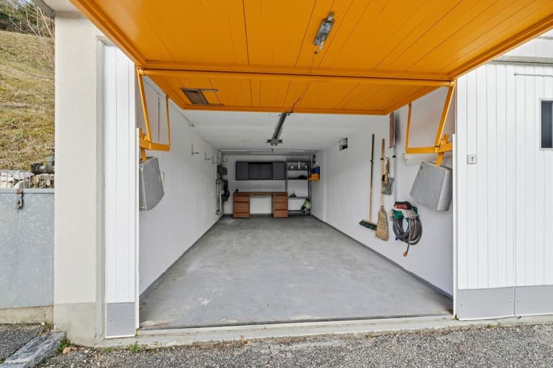 Renovierte 4.5-Zimmer-Wohnung mit grosszügigem Balkon, Lift und Garage (15)