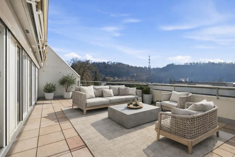 Renovierte 4.5-Zimmer-Wohnung mit grosszügigem Balkon, Lift und Garage (1)