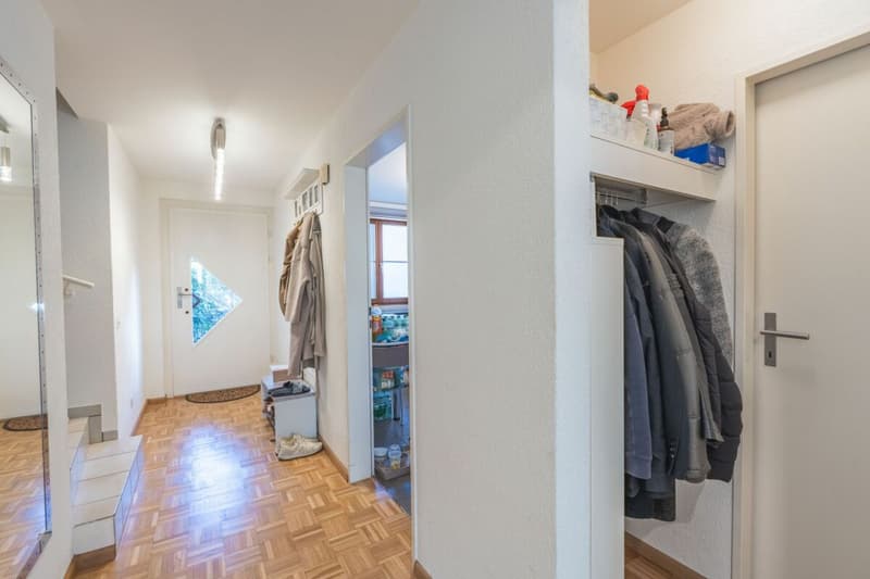 Your new home on the Birsig - stylish living on three floors (2)