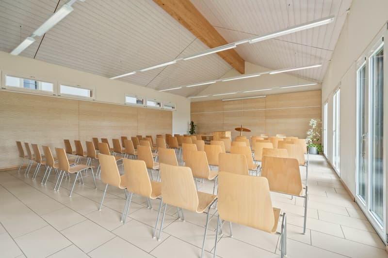 Spazio ufficio arredato incl. sala riunioni & parcheggi (4)
