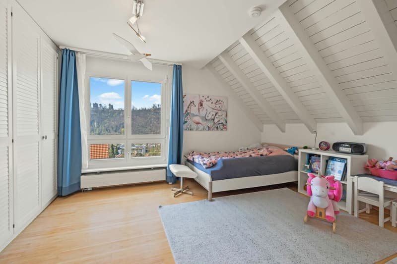 Grosszügiges 6.5-Zimmer Einfamilienhaus mit Pool & Wintergarten (8)