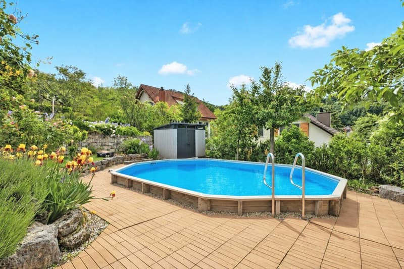 Grosszügiges 6.5-Zimmer Einfamilienhaus mit Pool & Wintergarten (17)