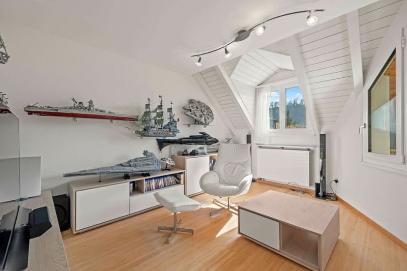 Grosszügiges 6.5-Zimmer Einfamilienhaus mit Pool & Wintergarten (9)