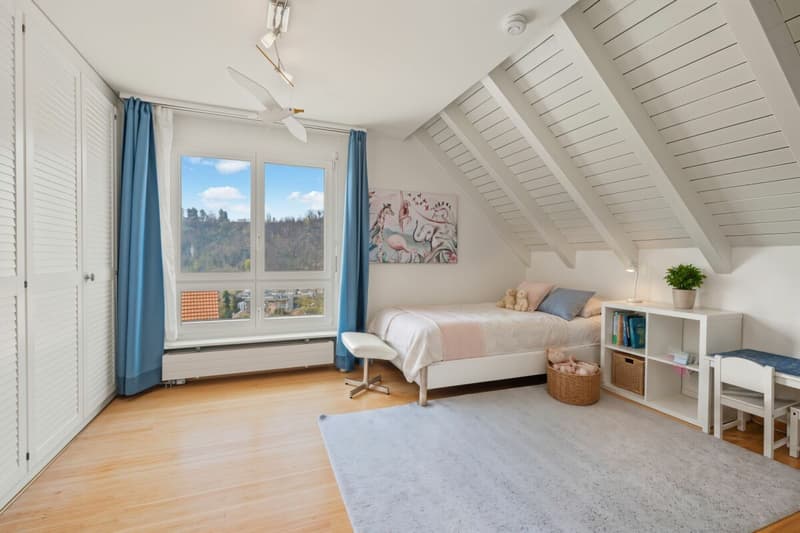 Grosszügiges 6.5-Zimmer Einfamilienhaus mit Pool & Wintergarten (8)