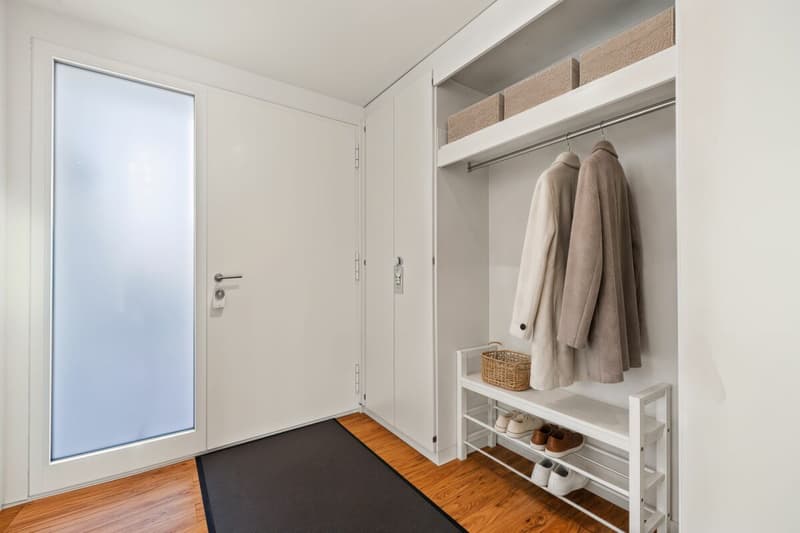 Grosszügiges 6.5-Zimmer Einfamilienhaus mit Pool & Wintergarten (3)