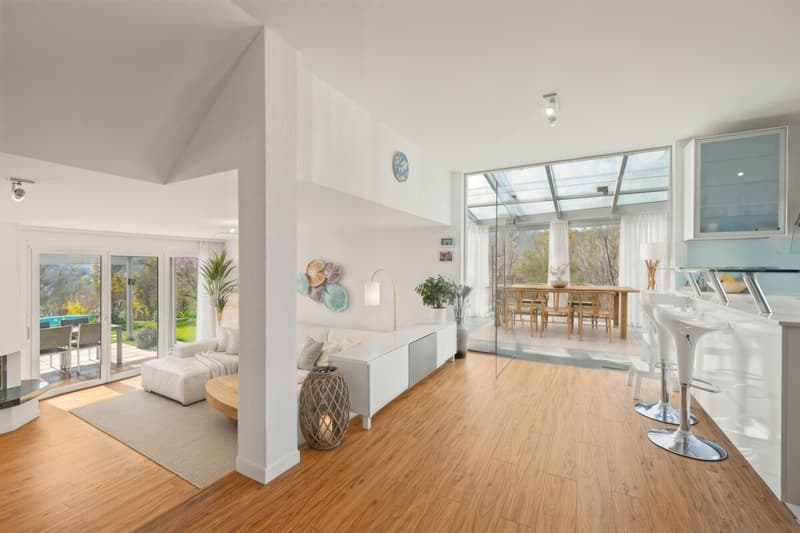 Grosszügiges 6.5-Zimmer Einfamilienhaus mit Pool & Wintergarten (2)