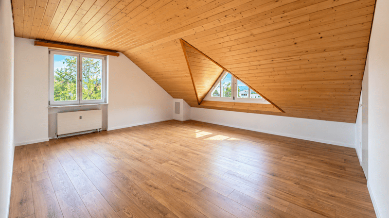 Grosszügige 4.5-Zimmer-Dachwohnung mit Cheminée & 2 Balkonen (6)