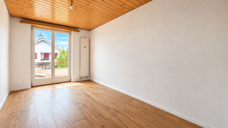 Grosszügige 4.5-Zimmer-Dachwohnung mit Cheminée & 2 Balkonen (4)