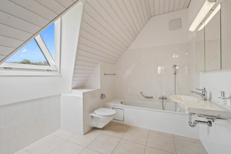 Grosszügige 4.5-Zimmer Maisonettewohnung mit viel Wohnkomfort (11)
