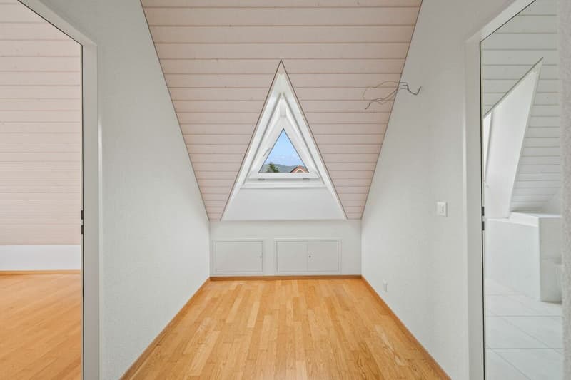 Grosszügige 4.5-Zimmer Maisonettewohnung mit viel Wohnkomfort (8)