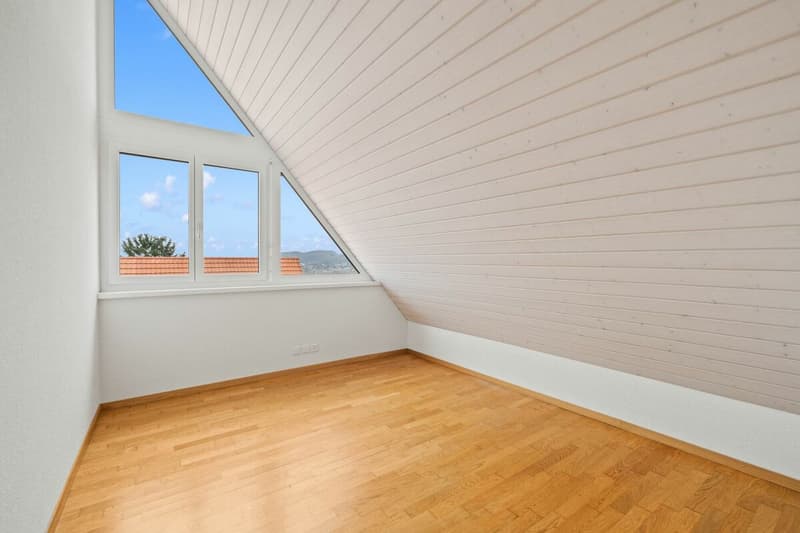Grosszügige 4.5-Zimmer Maisonettewohnung mit viel Wohnkomfort (10)