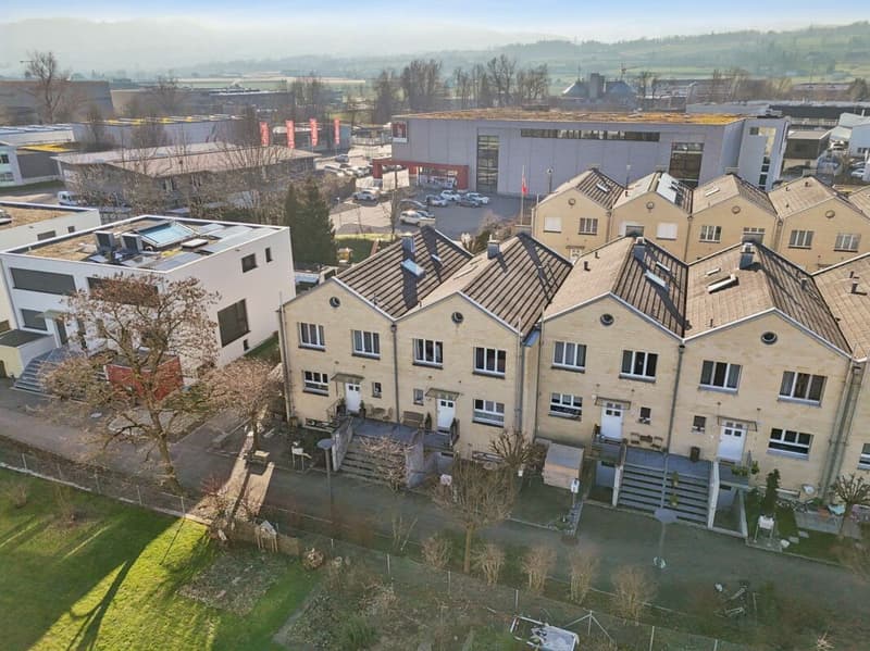 Reihenhaus an ruhiger und zentraler Lage (1)