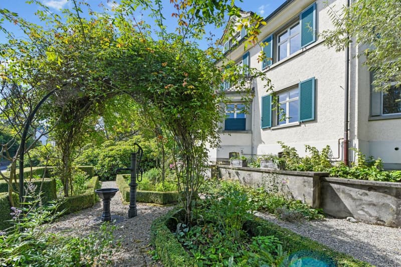 Historic Art Nouveau villa with charm, large garden and plenty of space for your living dreams (48)