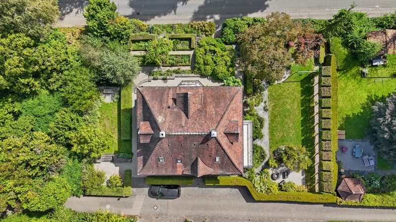 Historic Art Nouveau villa with charm, large garden and plenty of space for your living dreams (53)