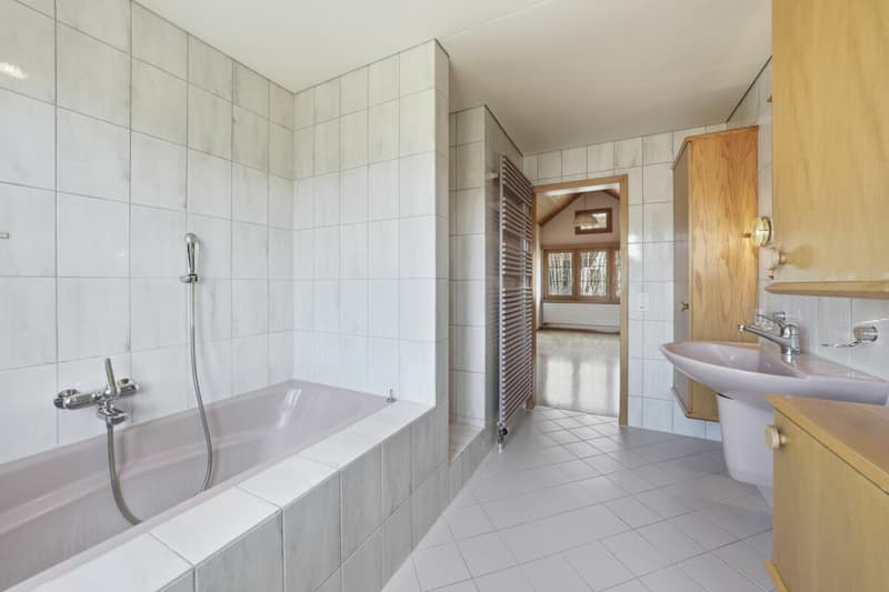 Detached family paradise with annex, far-reaching views, and versatile space offer (19)