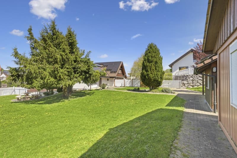 Detached family paradise with annex, far-reaching views, and versatile space offer (30)