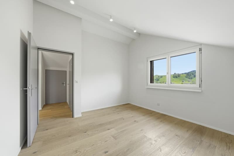Charming core-renovated attic apartment with balcony and panoramic view in idyllic Urnäsch (19)