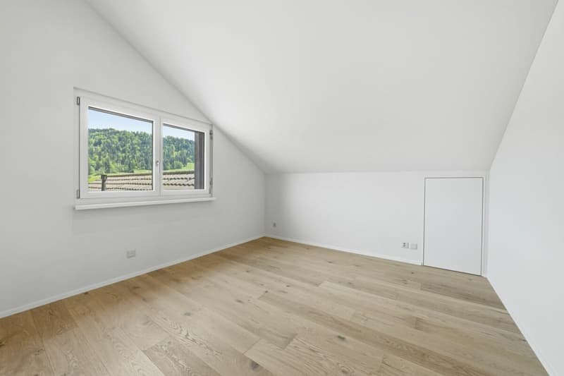 Charming core-renovated attic apartment with balcony and panoramic view in idyllic Urnäsch (21)
