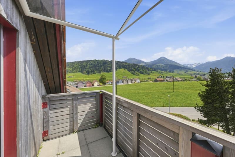 Charming core-renovated attic apartment with balcony and panoramic view in idyllic Urnäsch (14)