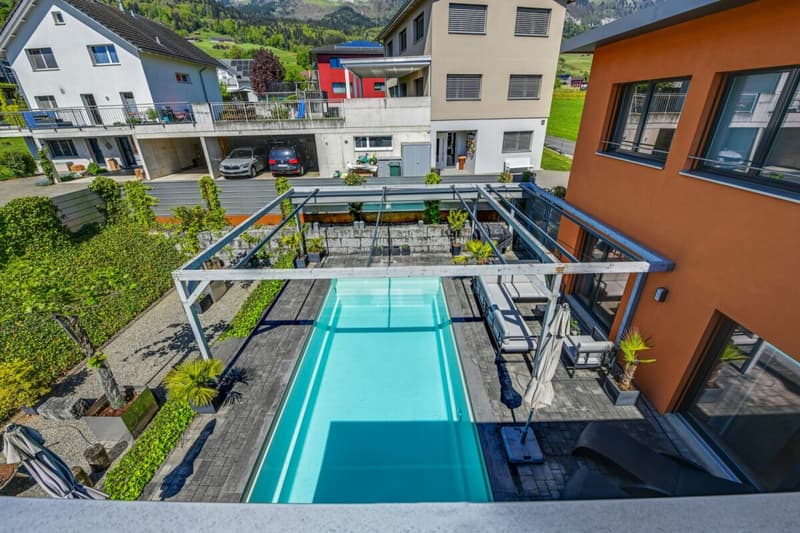 Modernes Wohnerlebnis mit Weitblick - Einfamilienhaus mit Pool, Gartenidylle und Panoramasicht (20)