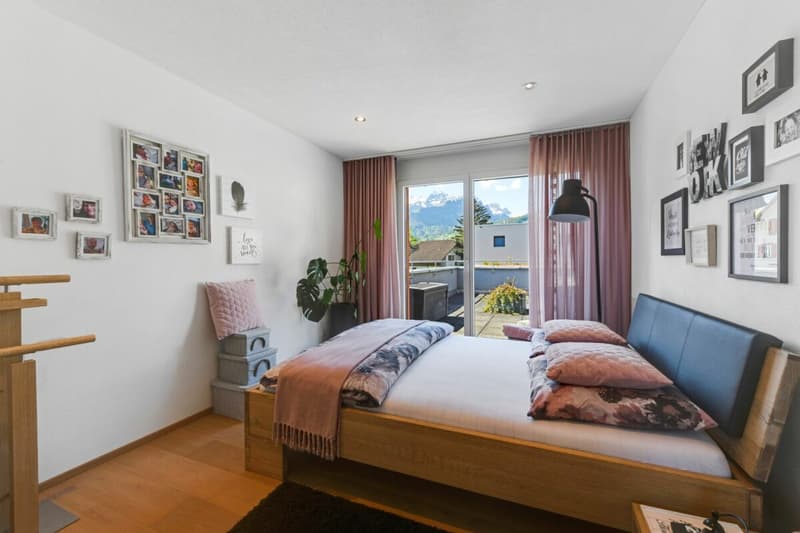 Modernes Wohnerlebnis mit Weitblick - Einfamilienhaus mit Pool, Gartenidylle und Panoramasicht (16)