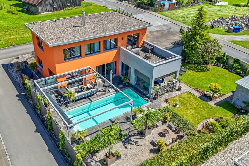 Modernes Wohnerlebnis mit Weitblick - Einfamilienhaus mit Pool, Gartenidylle und Panoramasicht (1)