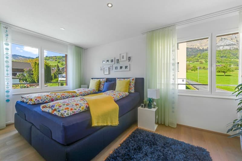 Modernes Wohnerlebnis mit Weitblick - Einfamilienhaus mit Pool, Gartenidylle und Panoramasicht (17)
