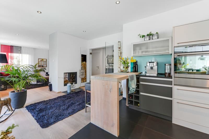 Modernes Wohnerlebnis mit Weitblick - Einfamilienhaus mit Pool, Gartenidylle und Panoramasicht (6)
