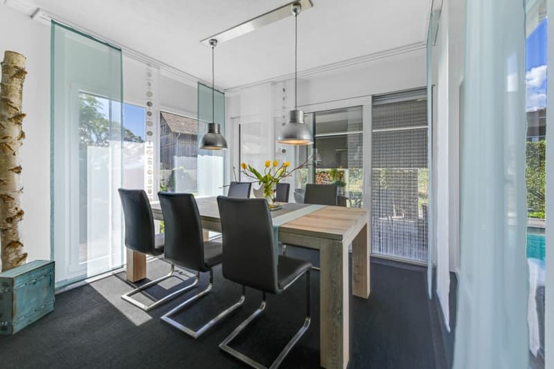 Modernes Wohnerlebnis mit Weitblick - Einfamilienhaus mit Pool, Gartenidylle und Panoramasicht (10)