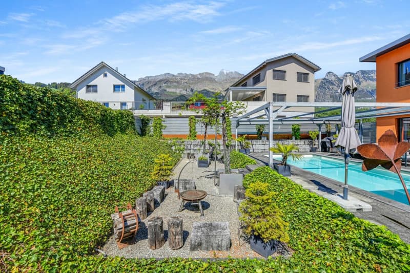 Modernes Wohnerlebnis mit Weitblick - Einfamilienhaus mit Pool, Gartenidylle und Panoramasicht (25)