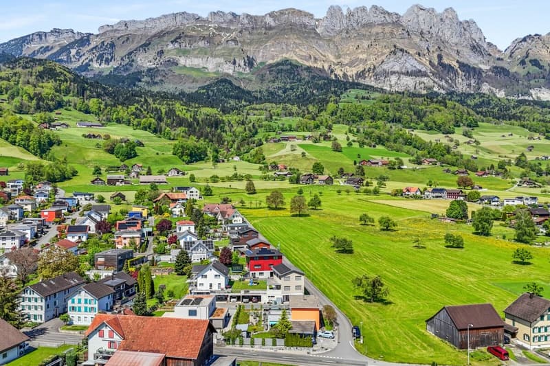 Modernes Wohnerlebnis mit Weitblick - Einfamilienhaus mit Pool, Gartenidylle und Panoramasicht (27)