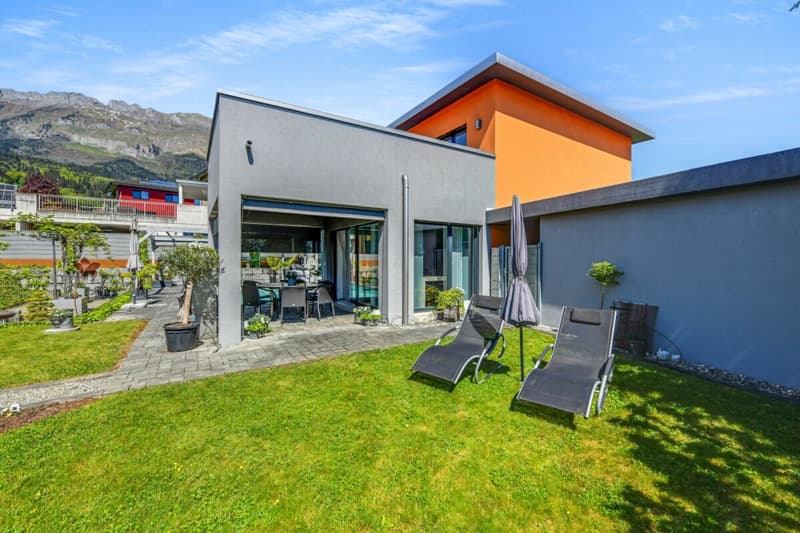 Modernes Wohnerlebnis mit Weitblick - Einfamilienhaus mit Pool, Gartenidylle und Panoramasicht (23)