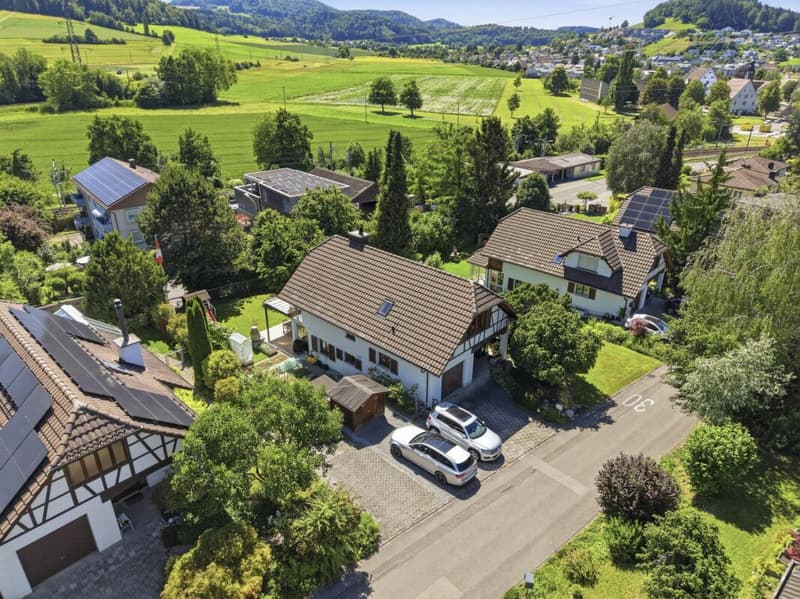 Freistehendes Familienhaus mit Charme, Privatsphäre und sonnigem Gartenparadies (33)