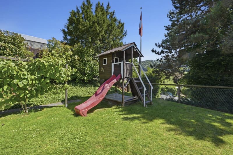 Freistehendes Familienhaus mit Charme, Privatsphäre und sonnigem Gartenparadies (27)