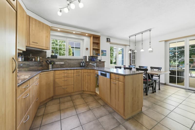 Freistehendes Familienhaus mit Charme, Privatsphäre und sonnigem Gartenparadies (12)