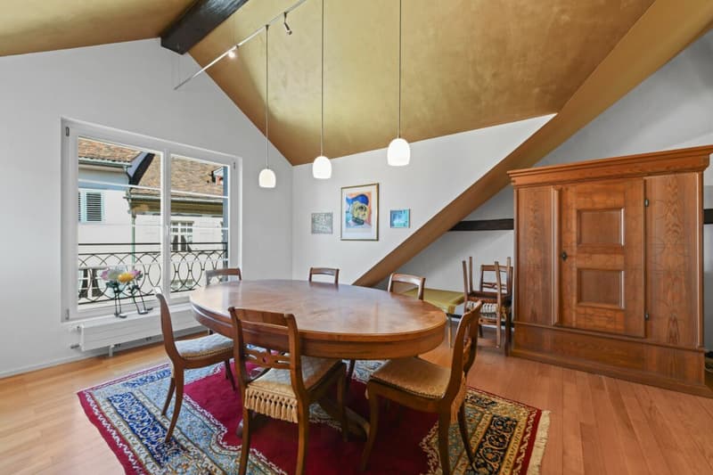 Mietkauf: Zeitlose Eleganz mit Weitblick - stilvolle Maisonette-Dachwohnung im Herzen von Wil SG (5)