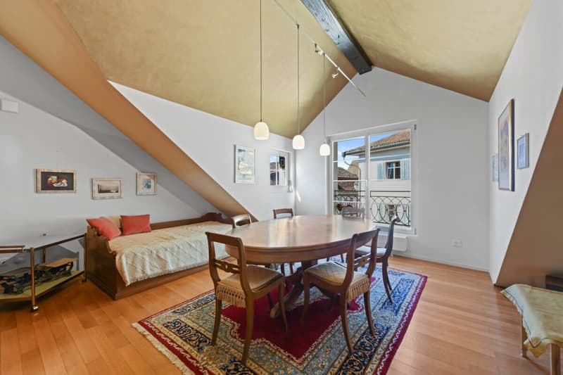 Mietkauf: Zeitlose Eleganz mit Weitblick - stilvolle Maisonette-Dachwohnung im Herzen von Wil SG (12)