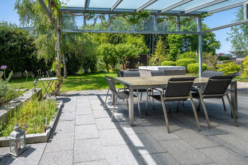 Gedeckter Sitzplatz
